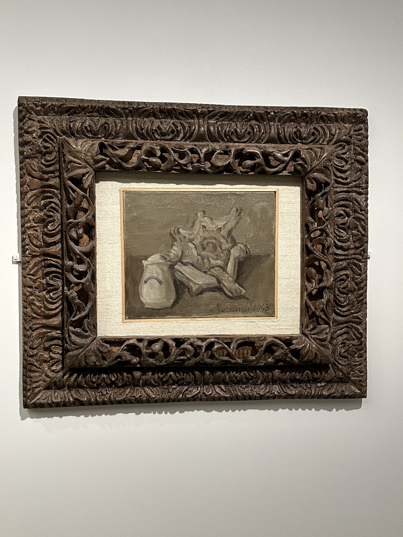 浦东美术馆莫兰迪展贝壳静物展区